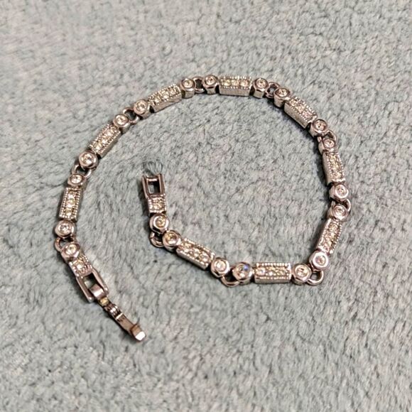Vintage 1990's Art Deco Style Rhodium Plated Cubic Zirconia Bracelet - Picture 10 of 11